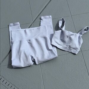 All in Motio  Women’s light purple workout set